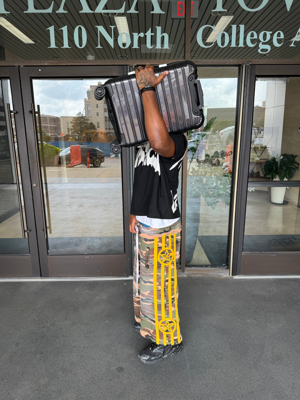 CAMO “RUNNING MAN” LOUNGE SHORTS