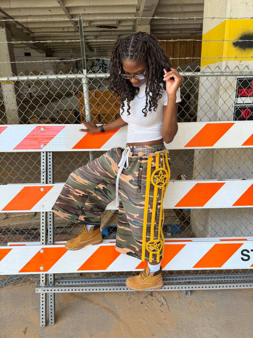 CAMO “RUNNING MAN” LOUNGE SHORTS