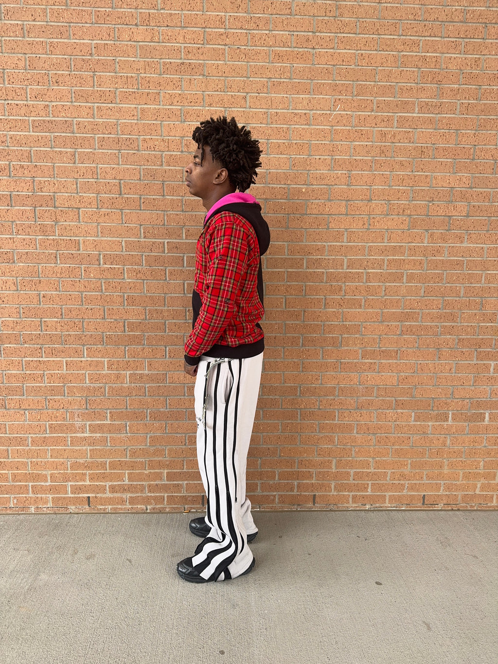 “Zipaway” sweats